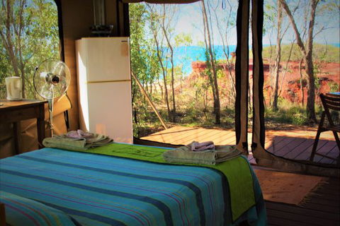 Goombaragin Eco Retreat - Tourism Noosa 0