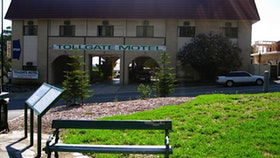 Tollgate Motel - Tourism Noosa 0