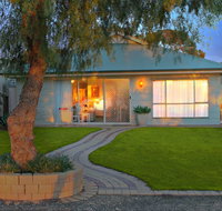 17 QED Lakehouse - Tourism Noosa