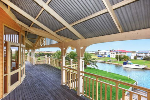 34 Janz Avenue - Tourism Noosa 1