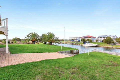34 Janz Avenue - Tourism Noosa 9