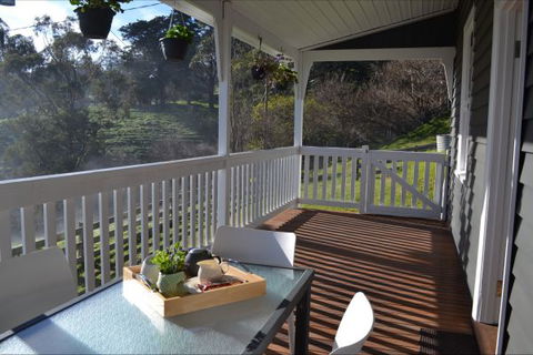 Clifden Cottage - Tourism Noosa 2