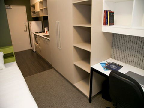 Abercombie Student Accommodation (Summer) - Tourism Noosa 4