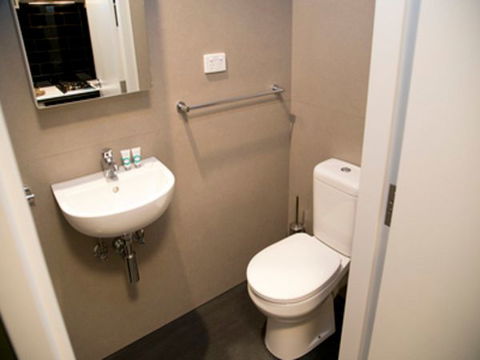 Abercombie Student Accommodation (Summer) - Tourism Noosa 6