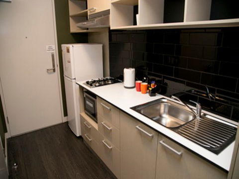 Abercombie Student Accommodation (Summer) - Tourism Noosa 7