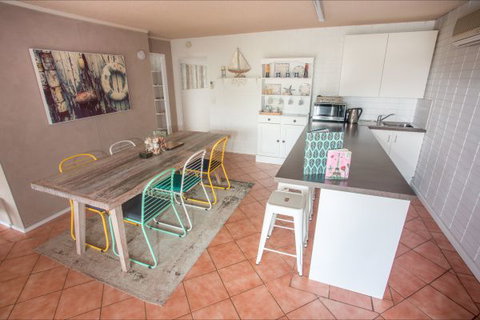 Arlingtons Accommodation - Tourism Noosa 4