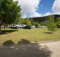Bright Freeburgh Caravan Park - Tourism Noosa