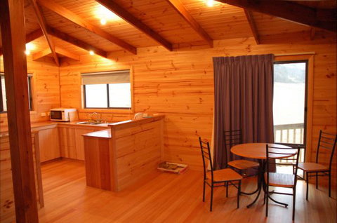 Emita Cottage - Tourism Noosa 3