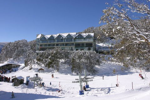 Falls Creek Country Club - Tourism Noosa 1