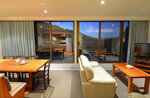 Falls Creek Country Club - Tourism Noosa 6