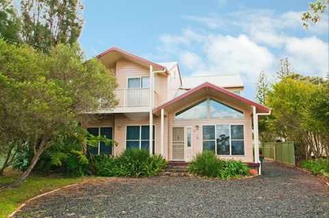 Fairlight House - Tourism Noosa 0