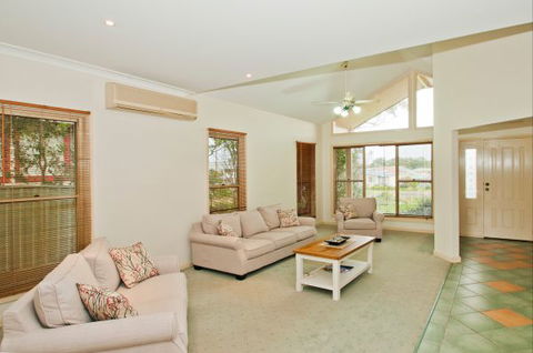 Fairlight House - Tourism Noosa 1