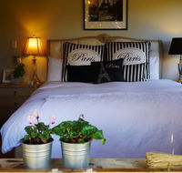 La Perrie Chalet Bed and Breakfast - Tourism Noosa