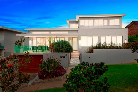 Limelight - Tourism Noosa 0