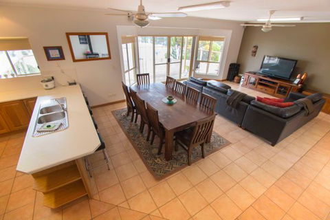 Limestone Ridge - Holiday House - Tourism Noosa 1