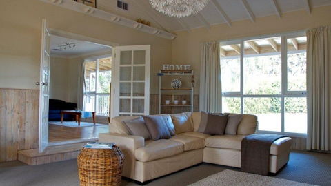 Sweetman Cottage - Tourism Noosa 0