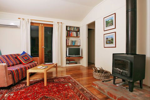 Oakhill Cottage - Tourism Noosa 1