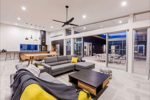 The Villas - Tourism Noosa 1