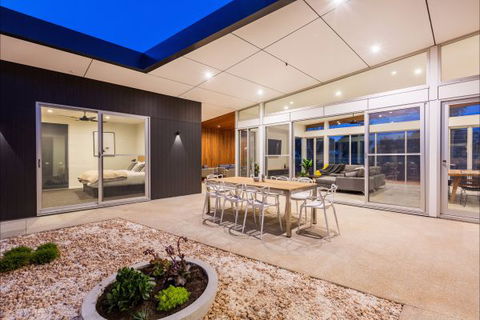 The Villas - Tourism Noosa 2
