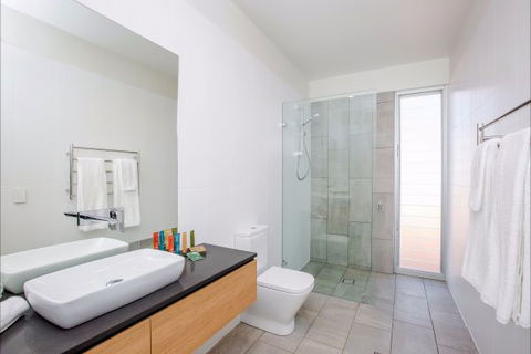 The Villas - Tourism Noosa 3