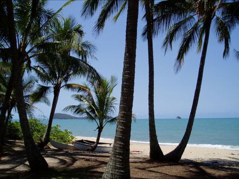Villa Beach - Tourism Noosa 0