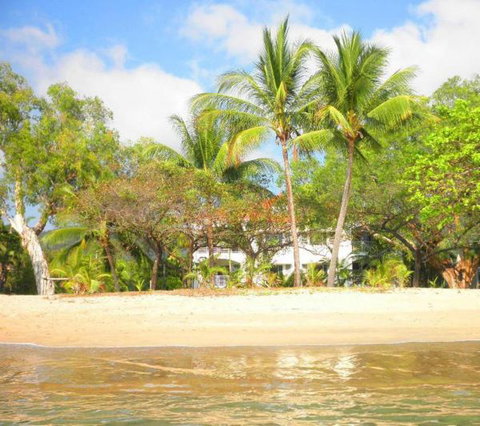 Villa Beach - Tourism Noosa 1