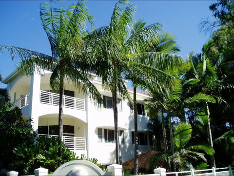 Villa Beach - Tourism Noosa 2