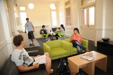 Yarra House - Tourism Noosa 5