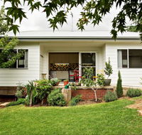 Young Garden Retreat - Tourism Noosa