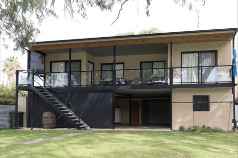 192 Page Drive Blanchetown -River Shack Rentals - Tourism Noosa 0