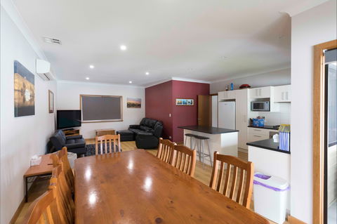 192 Page Drive Blanchetown -River Shack Rentals - Tourism Noosa 4