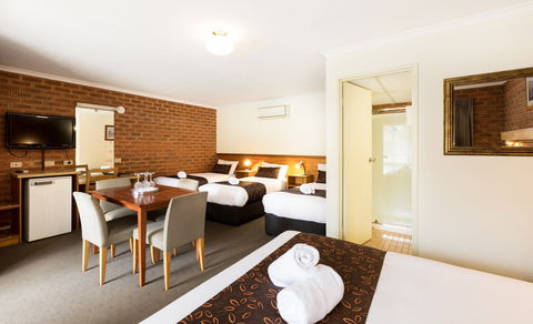 Advance Motel - Tourism Noosa 2
