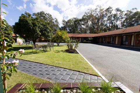 Advance Motel - Tourism Noosa 7