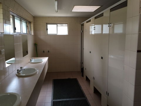 Ardern's Caravan Park Myrtleford - Tourism Noosa 5