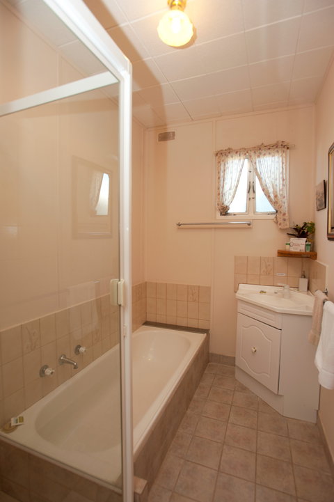 Black Jack Get-a-way - Magpies Nest - Tourism Noosa 4