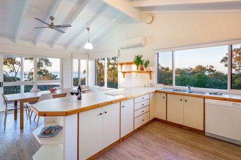 Eagle Heights - Tourism Noosa 2