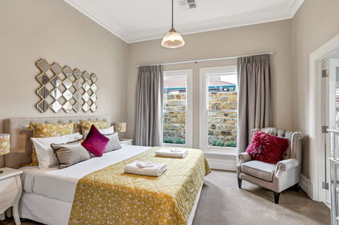 Grandview Accommodation - The Elm Tree Apartments - Tourism Noosa 2