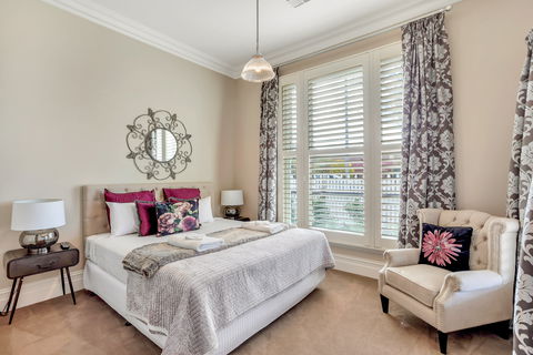 Grandview Accommodation - The Elm Tree Apartments - Tourism Noosa 6