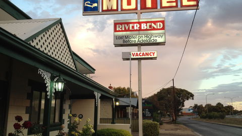 Motel Riverbend - Tourism Noosa 0