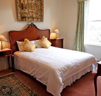 Feathers Hotel - Tourism Noosa