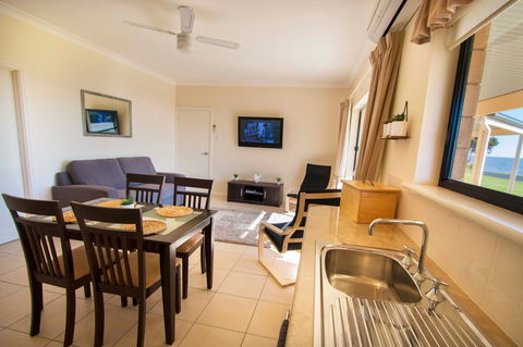 Pelican Perch Retreat - Tourism Noosa 5