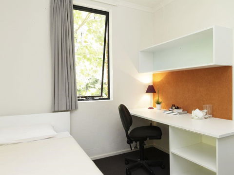 Sydney University Village - Tourism Noosa 1