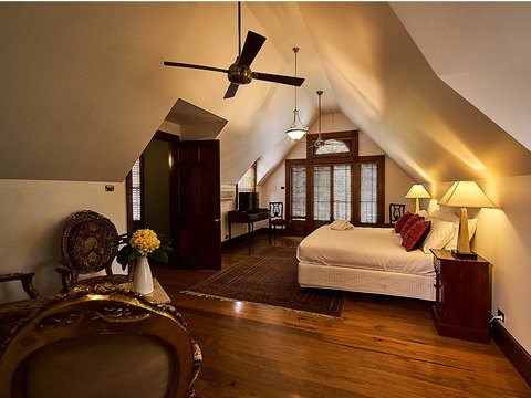 The Regents Park - Tourism Noosa 1