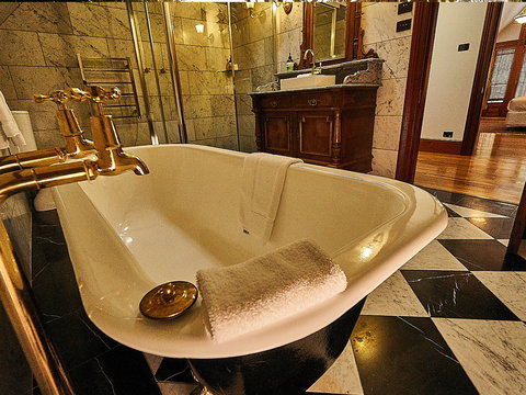 The Regents Park - Tourism Noosa 2