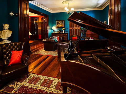 The Regents Park - Tourism Noosa 4