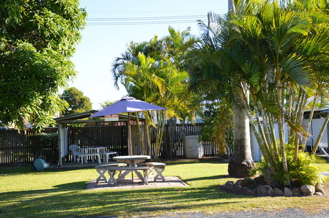 The Rover Holiday Units/Motel - Tourism Noosa 3