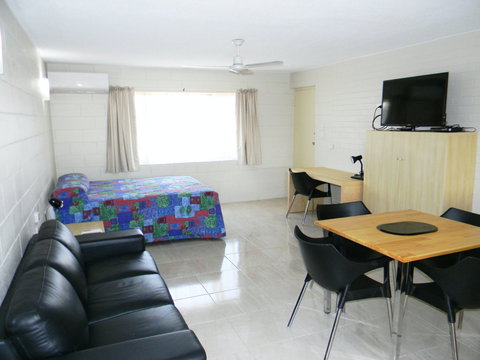 The Rover Holiday Units/Motel - Tourism Noosa 4
