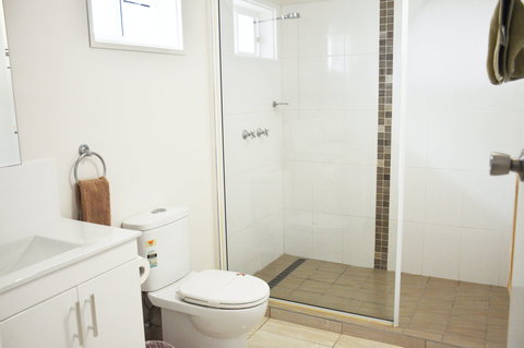 The Rover Holiday Units/Motel - Tourism Noosa 6