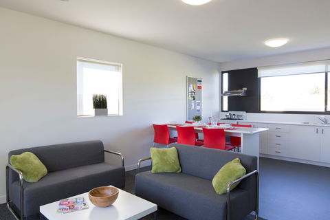 Western Sydney University Village Campbelltown - Tourism Noosa 2