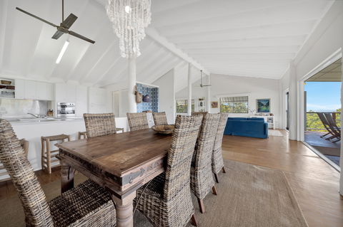 Annie's White House - Tourism Noosa 2